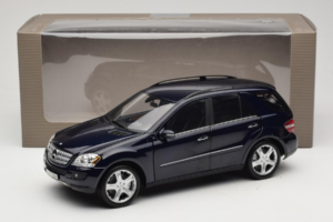 Mercedes ML W164 Tanzanite Blue Ediție Dealer Minichamps 1:18 B66962322 Metal - imaginea 8 din 8