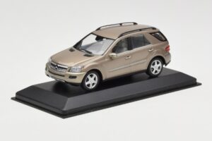 Mercedes ML W164 Cupru Metalizat Minichamps 1:43 ML002 Metal - imaginea 2 din 4
