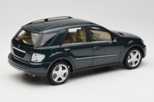 Mercedes ML W164 Green Metallic Minichamps 1:18 150034502 Metal - imaginea 3 din 8
