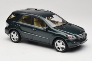 Mercedes ML W164 Green Metallic Minichamps 1:18 150034502 Metal - imaginea 6 din 8