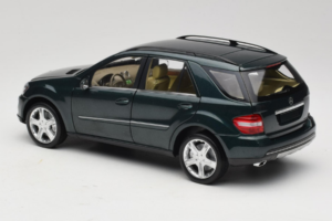 Mercedes ML W164 Green Metallic Minichamps 1:18 150034502 Metal - imaginea 7 din 8