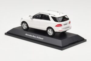 Mercedes ML W166 Calcit White Minichamps 1:43 B66960062 Metal - imaginea 3 din 4