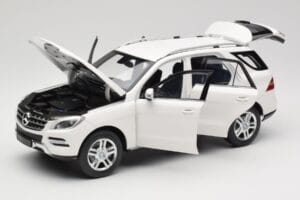 Mercedes ML W166 Alb Minichamps 1:18 100030101 Metal - imaginea 2 din 8