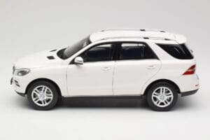Mercedes ML W166 Alb Minichamps 1:18 100030101 Metal - imaginea 4 din 8