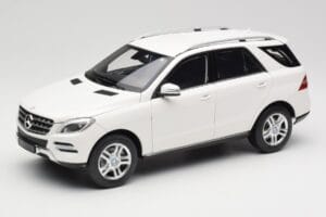 Mercedes ML W166 Alb Minichamps 1:18 100030101 Metal