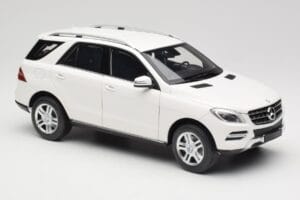Mercedes ML W166 Alb Minichamps 1:18 100030101 Metal - imaginea 6 din 8