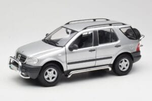 Mercedes ML320 W163 Argintiu Maisto 1:18 50319 Metal
