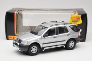 Mercedes ML320 W163 Argintiu Maisto 1:18 50319 Metal - imaginea 8 din 8