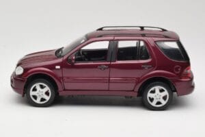 Mercedes ML55 AMG W163 Roșu Maisto 1:18 50348 Metal - imaginea 4 din 8