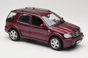 Mercedes ML55 AMG W163 Roșu Maisto 1:18 50348 Metal - imaginea 6 din 8