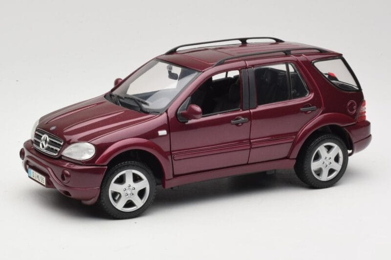 Mercedes ML55 AMG W163 Roșu Maisto 1:18 50348 Metal
