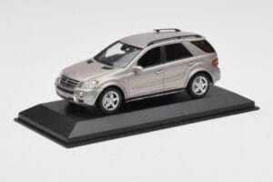 Mercedes ML63 AMG W164 Gri Metalic Minichamps 1:43 400034570 Metal - imaginea 2 din 4