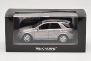 Mercedes ML63 AMG W164 Gri Metalic Minichamps 1:43 400034570 Metal - imaginea 4 din 4