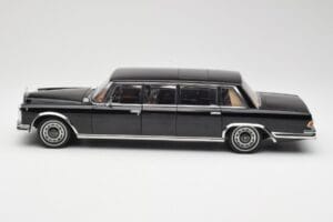 Mercedes 600 Pullman W100 Negru AUTOart 1:18 76197 Metal - imaginea 4 din 8