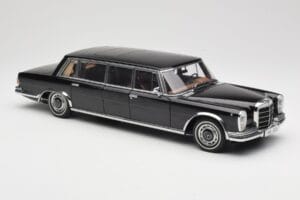 Mercedes 600 Pullman W100 Negru AUTOart 1:18 76197 Metal - imaginea 6 din 8