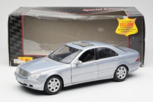 Mercedes S-Class W220 Albastru Deschis Maisto 1:18 56050 Metal - imaginea 8 din 8