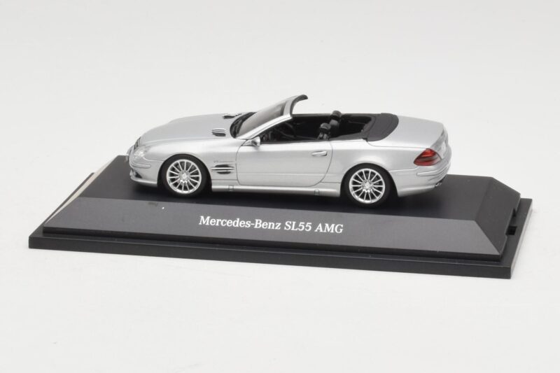 Mercedes SL 55 AMG R230 Argintiu Minichamps 1:43 Mercedes SL 55 AMG R230 Argintiu Minichamps 1:43 B66962347 Metal