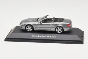 Mercedes SL R230 Palladium Silver Metallic Minichamps 1:43 B66962390 Metal