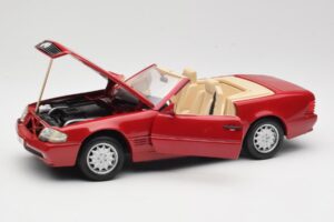 Mercedes SL500 R129 Roșu Revell 1:18 08927 Metal - imaginea 2 din 8
