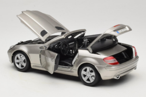 Mercedes SLK R171 Bronz Deschis Metalic Maisto 1:18 31674-R1 Metal - imaginea 5 din 8