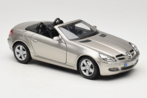 Mercedes SLK R171 Bronz Deschis Metalic Maisto 1:18 31674-R1 Metal - imaginea 6 din 8