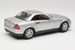 Mercedes SLK R170 Roadster Argintiu Maisto 1:18 31674 Metal - imaginea 5 din 9