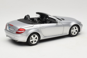 Mercedes SLK R171 Argintiu Minichamps 1:18 B66962318 Metal - imaginea 3 din 9