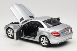 Mercedes SLK R171 Argintiu Minichamps 1:18 B66962318 Metal - imaginea 5 din 9