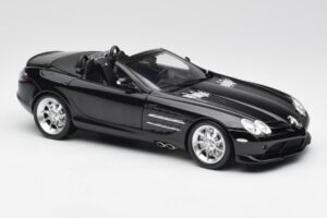 Mercedes SLR McLaren Roadster R199 Crystal Galaxit Negru Minichamps 1:18 B66961004 Metal - imaginea 6 din 8