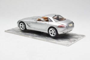 Mercedes SLR Vision Argintiu Ediție Limitată Cu Bază din Aluminiu Bburago 1:18 B66962102 Metal - imaginea 7 din 8