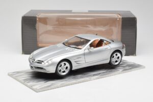 Mercedes SLR Vision Argintiu Ediție Limitată Cu Bază din Aluminiu Bburago 1:18 B66962102 Metal - imaginea 8 din 8