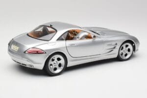Mercedes SLR Vision Liquid Argintiu Maisto 1:18 B66962101 Metal - imaginea 3 din 8