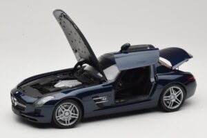 Mercedes SLS AMG C197 Blue Metallic Minichamps 1:18 100039021 Metal - imaginea 2 din 8