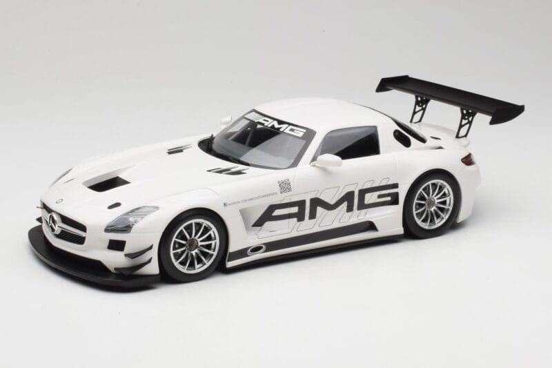 Mercedes AMG SLS C197 GT3 Street Alb Minichamps 1:18 151123107 Metal