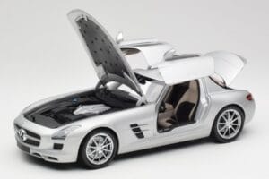 Mercedes SLS AMG C197 Iridium Argintiu Minichamps 1:18 100039026 Metal - imaginea 2 din 8