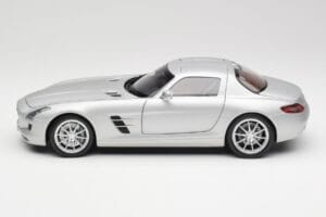 Mercedes SLS AMG C197 Iridium Argintiu Minichamps 1:18 100039026 Metal - imaginea 4 din 8