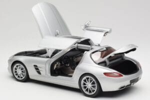 Mercedes SLS AMG C197 Iridium Argintiu Minichamps 1:18 100039026 Metal - imaginea 5 din 8