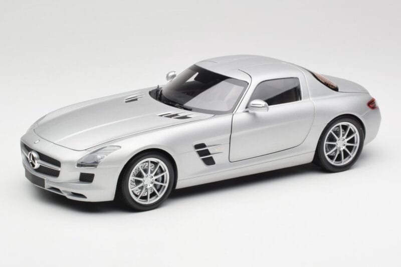 Mercedes SLS AMG C197 Iridium Argintiu Minichamps 1:18 100039026 Metal