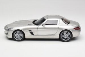 Mercedes SLS AMG C197 Matt Argintiu Minichamps 1:18 100039029 Metal - imaginea 4 din 8