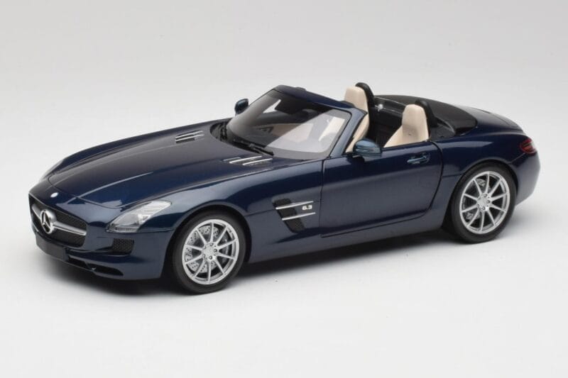 Mercedes SLS AMG R197 Roadster South Seas Albastru Minichamps 1:18 100039031 Metal