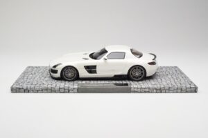 Mercedes Brabus SLS AMG 700 Biturbo Pearl Alb Minichamps 1:18 107032020 Metal - imaginea 3 din 6