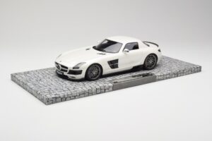 Mercedes Brabus SLS AMG 700 Biturbo Pearl Alb Minichamps 1:18 107032020 Metal