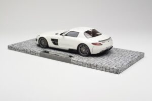Mercedes Brabus SLS AMG 700 Biturbo Pearl Alb Minichamps 1:18 107032020 Metal - imaginea 5 din 6