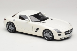 Mercedes SLS AMG Designo Mystic White Museum Edition Minichamps 1:18 B66055551 Metal - imaginea 6 din 8