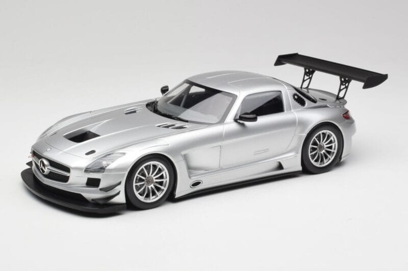 Mercedes SLS AMG GT3 C197 Street Argintiu Minichamps 1:18 151113100 Metal