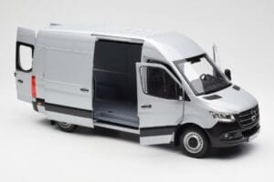 Mercedes Sprinter W907 Argintiu Norev 1:18 183424 Metal - imaginea 5 din 8