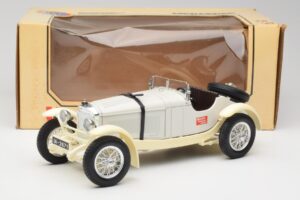 Mercedes SSKL Alb & Crem Bburago 1:18 3002-M1 Metal - imaginea 6 din 6