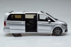 Mercedes V-Class V260 AMG Line Argintiu Norev 1:18 183871 Metal - imaginea 4 din 10