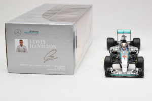 Mercedes W06 #44 L. Hamilton Mercedes AMG Petronas United States Grand Prix Winner World Champion 2015 Minichamps 1:18 110150 - imaginea 6 din 7