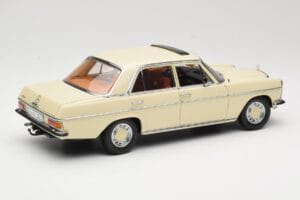 Mercedes W115 Strich 8 Crem Sun Star 1:18 4581 Metal - imaginea 3 din 8